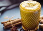 Zázračný nápoj, zlaté mlieko, ktoré vám zlepší zravie (kurkumové latte)