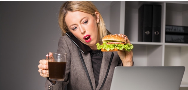 3 užitočné rady, ako sa vyhnúť rizikám spojených s konzumáciou rýchlych jedál